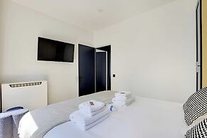 Magnificent 2bd/4p Apartment - Eiffel Tower
