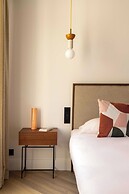 Apartment for 8 People in Grenelle