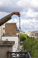 Apartment for 8 People in Grenelle