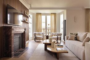 Apartment for 8 People in Grenelle