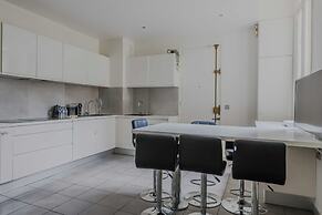 Spacious Apartment - 5br/12p - Chaillot