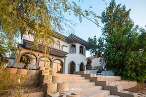 Luxury Private Pool Villa w Pvt Beach on the Palm