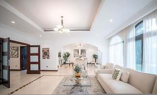 Luxury Private Pool Villa w Pvt Beach on the Palm