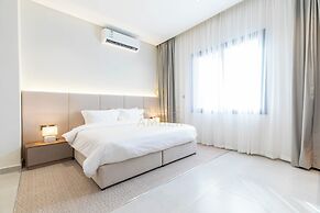 Amber Hospitality - Al Rawdah