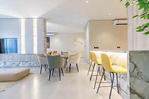 Amber Hospitality - Al Rawdah