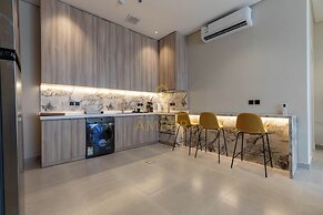 Amber Hospitality - Al Rawdah