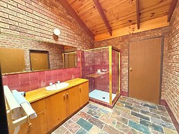 Redgum Motel