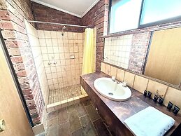Redgum Motel