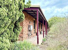 Redgum Motel