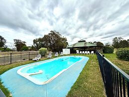 Redgum Motel