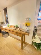 Neve David Hotel