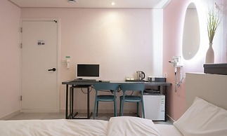 Hotel Nine