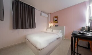 Hotel Nine