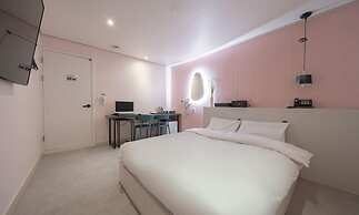 Hotel Nine