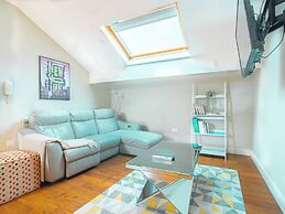Sheffield Bliss House - Charming Home by Avo
