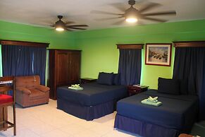 Daphne's Lagoon Lodge