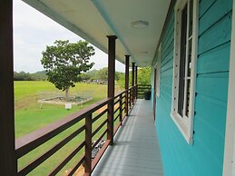 Daphne's Lagoon Lodge