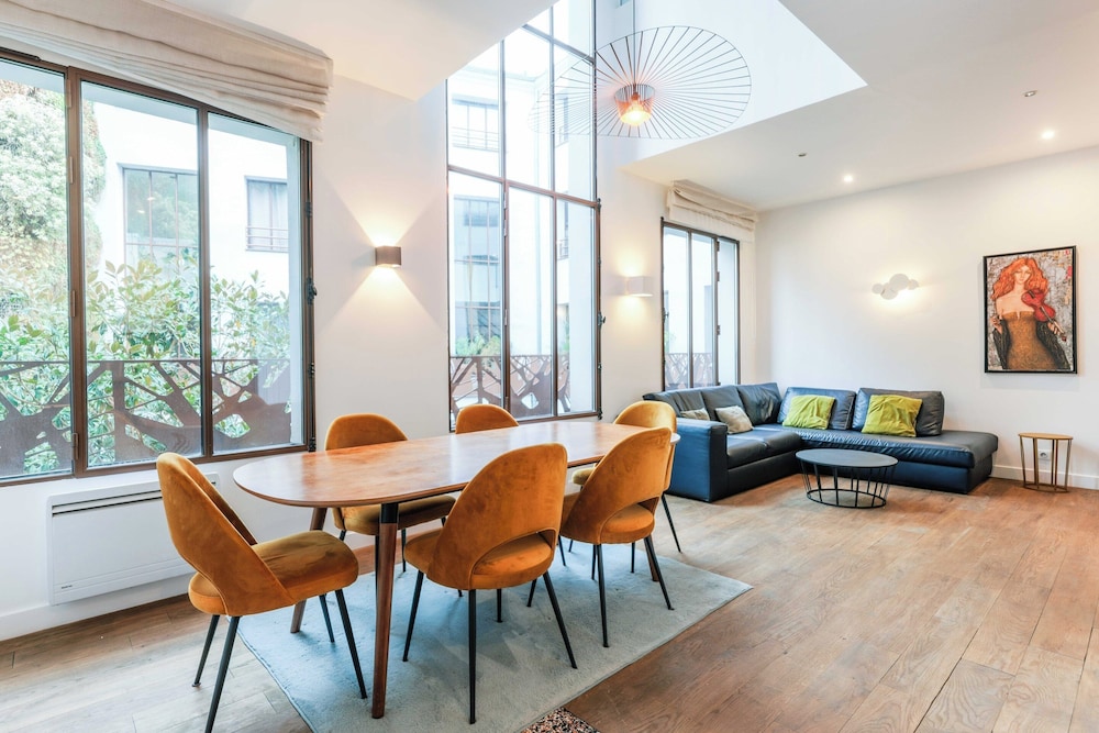 Newly Renovated Loft Bastille