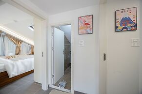 Urchin Apartment