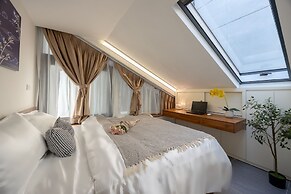 Urchin Apartment