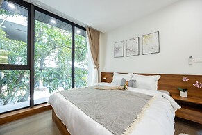 Urchin Apartment
