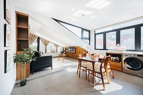 Urchin Apartment