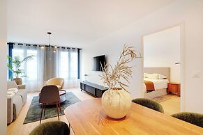 Sleek Apartment in Levallois-perret