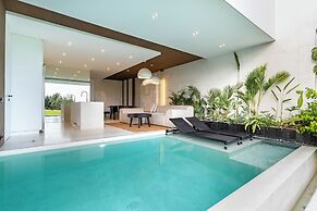 Azure 2BR Villa in Ubud Rice Field views