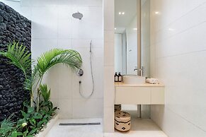 Azure 2BR Villa in Ubud Rice Field views
