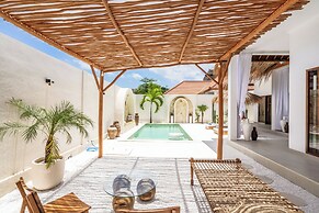 THE LUXURY LIVING