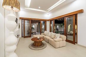 THE LUXURY LIVING