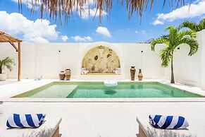 THE LUXURY LIVING