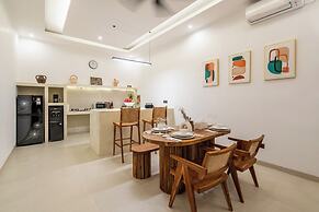 THE LUXURY LIVING