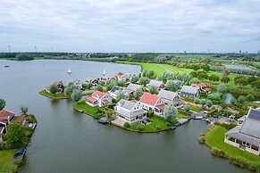 Bungalow by Water Near Rotterdam
