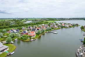 Bungalow by Water Near Rotterdam