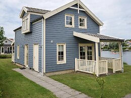 Bungalow by Water Near Rotterdam With Sauna