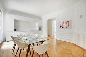 Chic Flat With Garden Terrace -4br/12p - Trocadero
