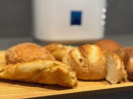 BAKERY HOTEL SHIRAHAMA