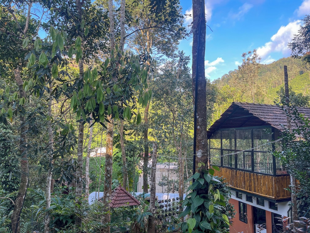 SnowHills Resorts