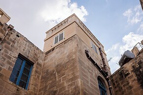 Talbot House by Talbot & Bons