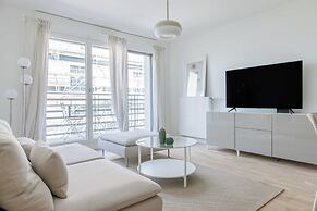 Classy Apartment - Flea Market