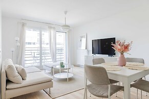 Classy Apartment - Flea Market