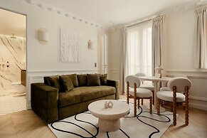 Leon Hotel-pigalle/suite-44