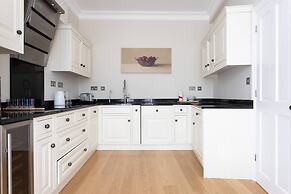 Egerton Gardens IX by Onefinestay