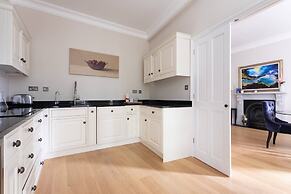 Egerton Gardens IX by Onefinestay