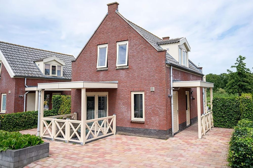 Sun-soaked Bungalow in Simonshaven