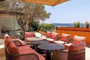 Sublime Apartment in Provencal Villa - 1br/2p