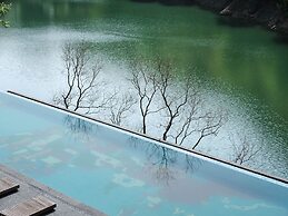 Yakamoz qianchuan Hotel