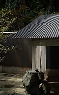 Yakamoz qianchuan Hotel