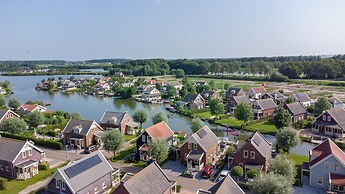 Bungalow by Water Near Rotterdam